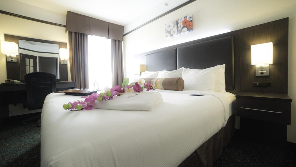 L'Escale Hotel Suites Val-d'Or Ngoại thất bức ảnh